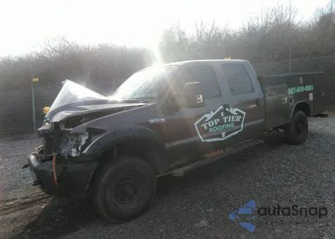 2000 Ford Super Duty F-250 Lariat/Xl/Xlt z USA, uszkodzony, nr VIN 1FTNW21F9YEB14399